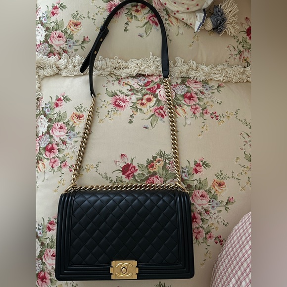 Authentic Chanel Boy. - Picture 4 of 15